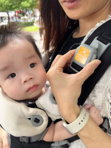 Joie_savvy四合一嬰兒揹帶-雙肩磁吸式扣具